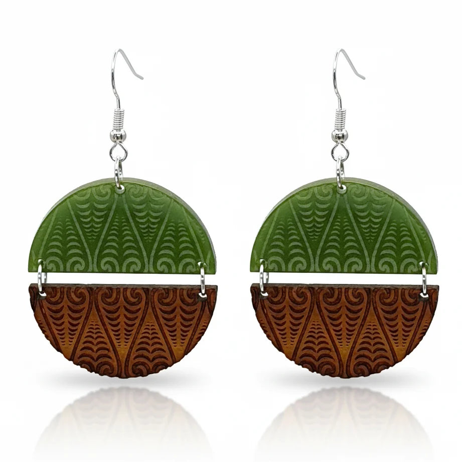 Kowhaiwhai Symmetry - Green Satin & Wood