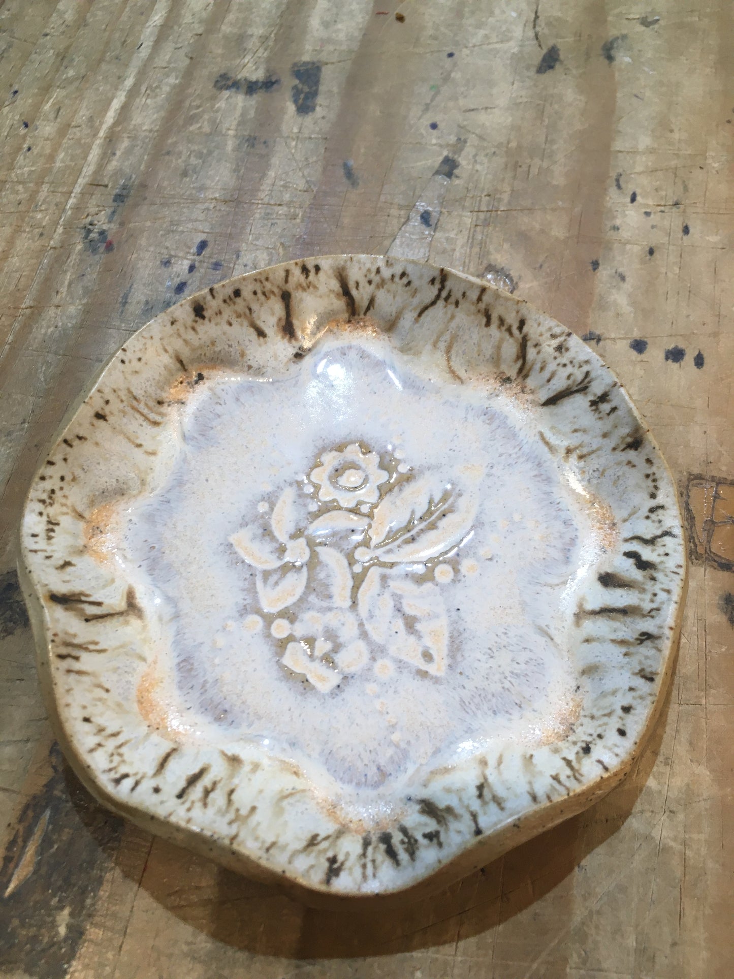 Ceramic Crimp Flower Dish