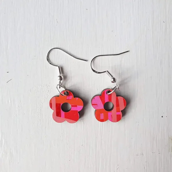 Hot Metropolis -  Tiny MQ Daisy Earrings