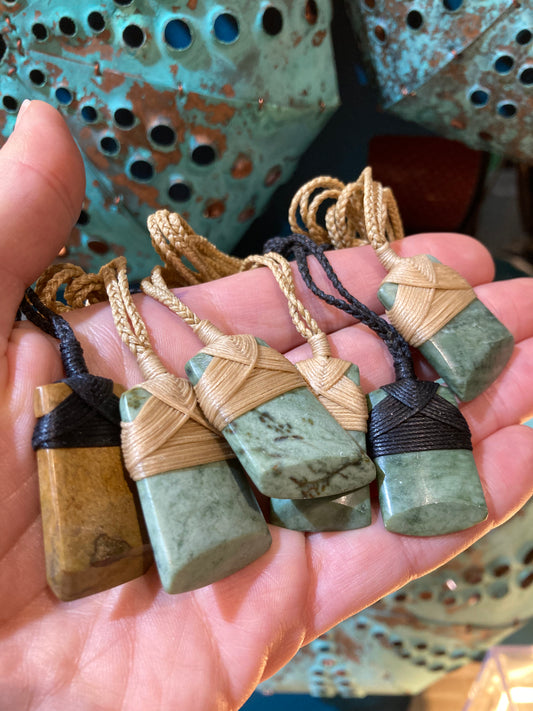 Small Toki Pounamu Pendant