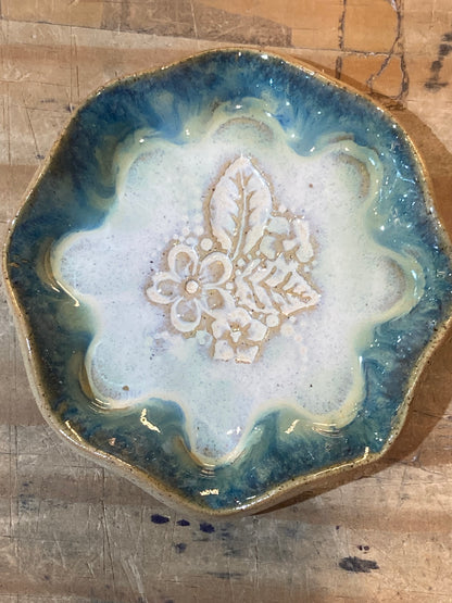 Ceramic Crimp Flower Dish