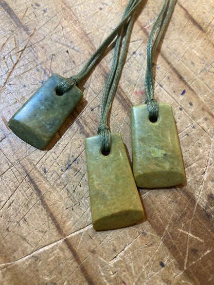 Small Unbound Toki Pounamu Pendant