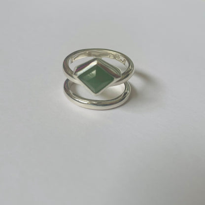 Kite Pounamu on Double Ring Band