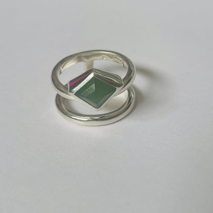 Kite Pounamu on Double Ring Band