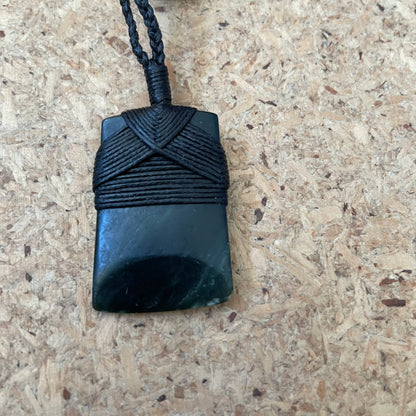 Pounamu Pepe Toki - Bound