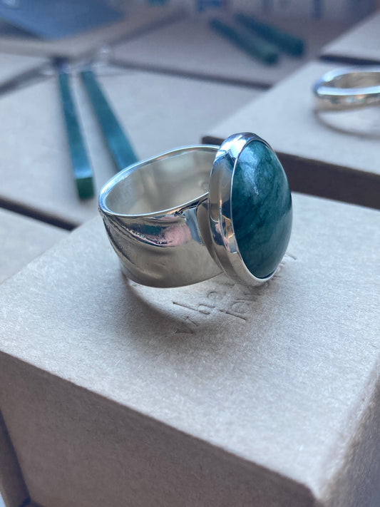 Pounamu on Fern Ring