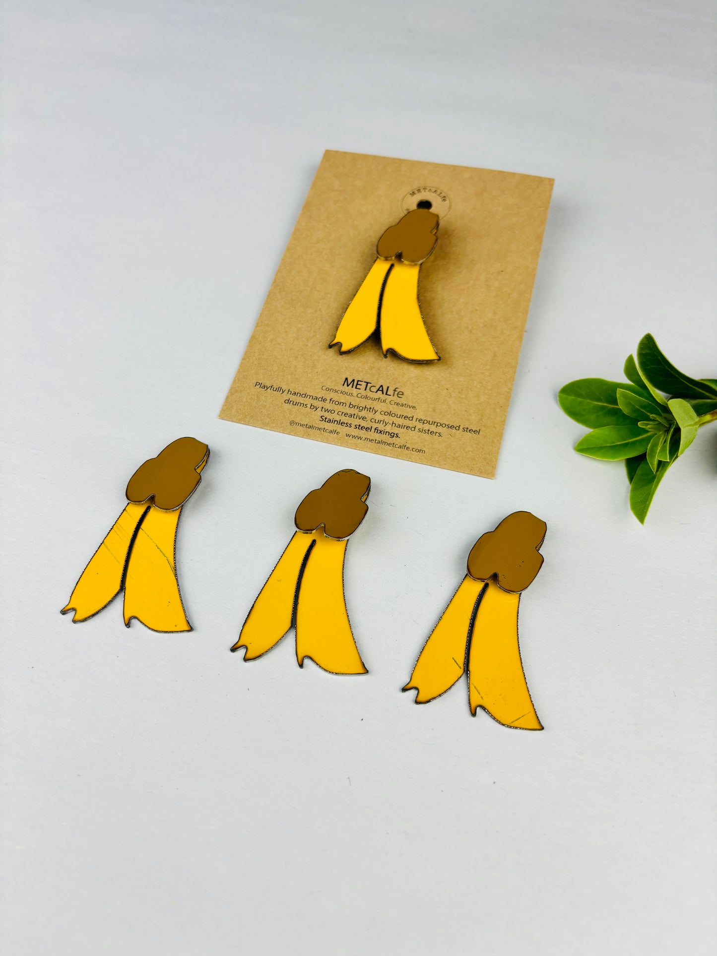 Kowhai Pins and Magnets