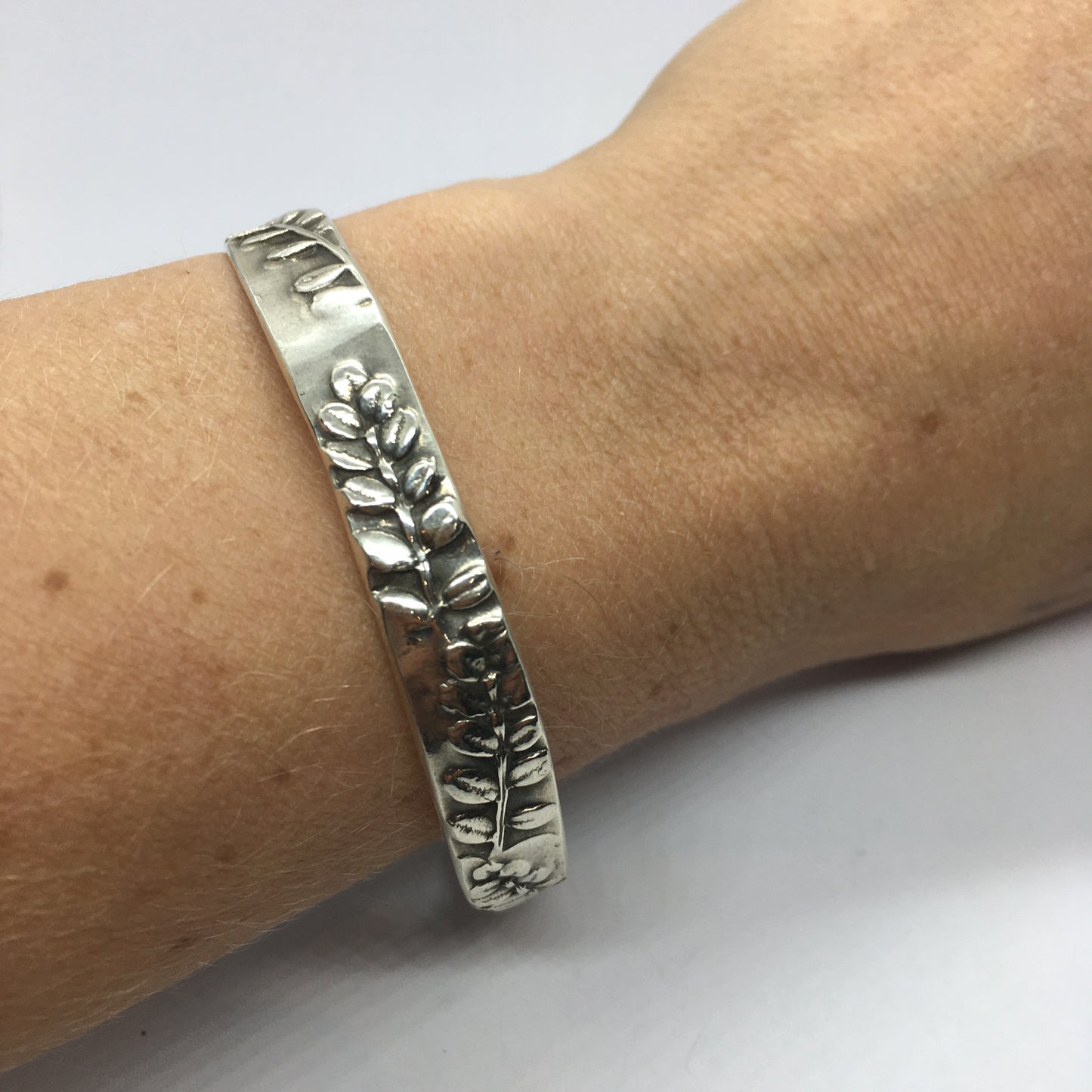 Kowhai Silver Bangle