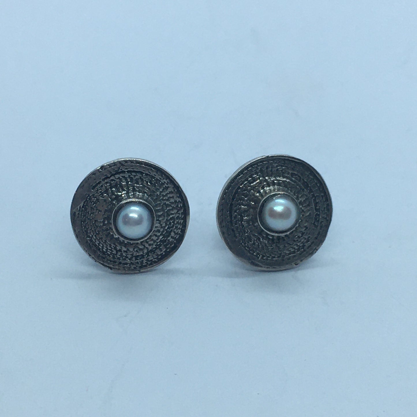 Freshwater Pearl Plate Stud Earrings