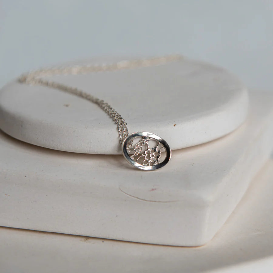 Lace Oval Necklace