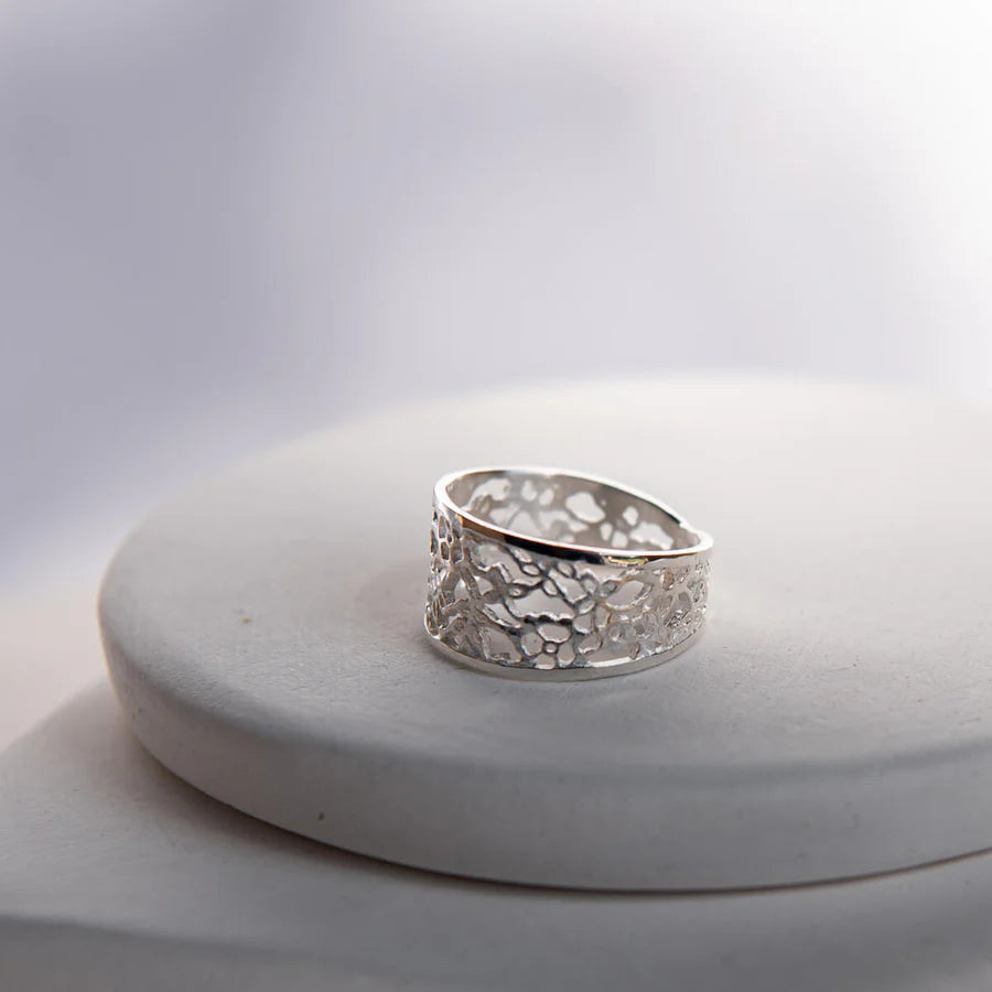 Lace Tapered Ring