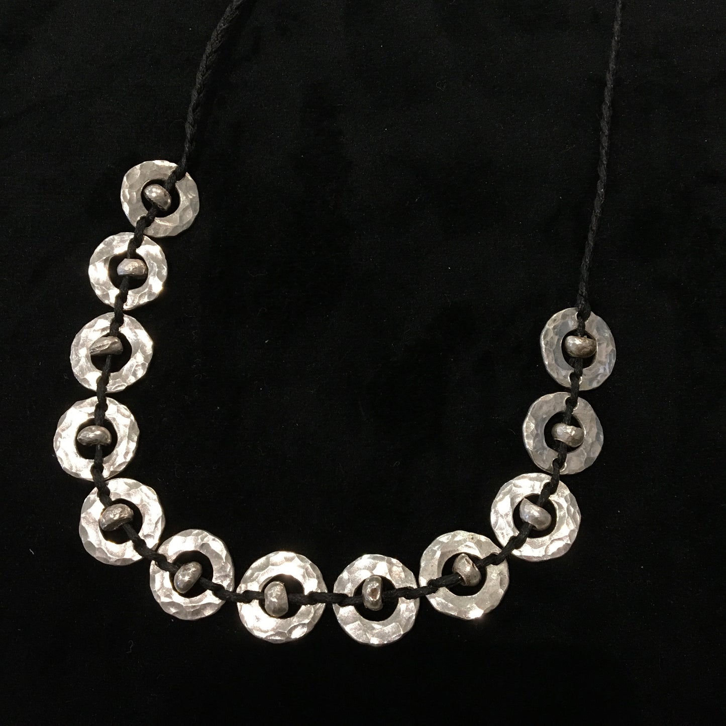 Silver Āmionga Necklace 12 Piece